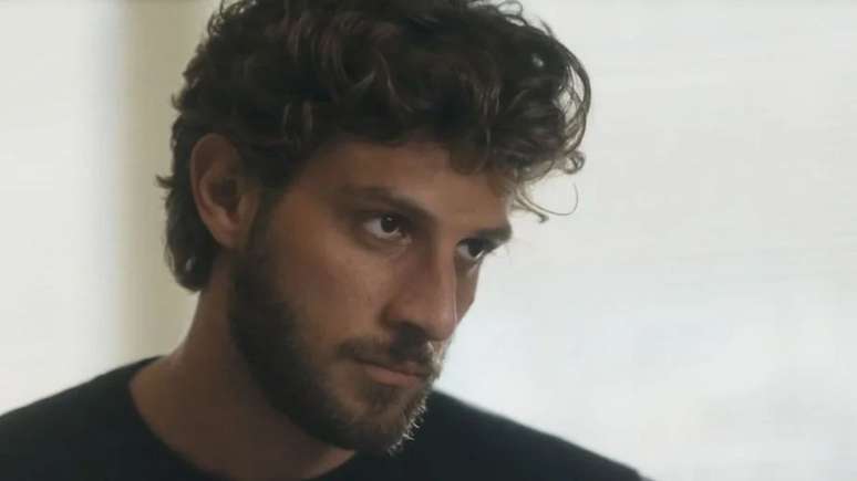 Ari em Travessia. (Reprodução/TV Globo)