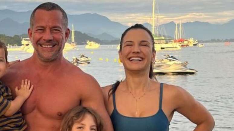 Kyra Gracie declares herself to her children with Malvino Salvador and the nice video enchants