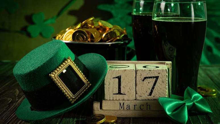 A cor verde, o trevo e a cerveja são símbolos do St. Patrick’s Day -