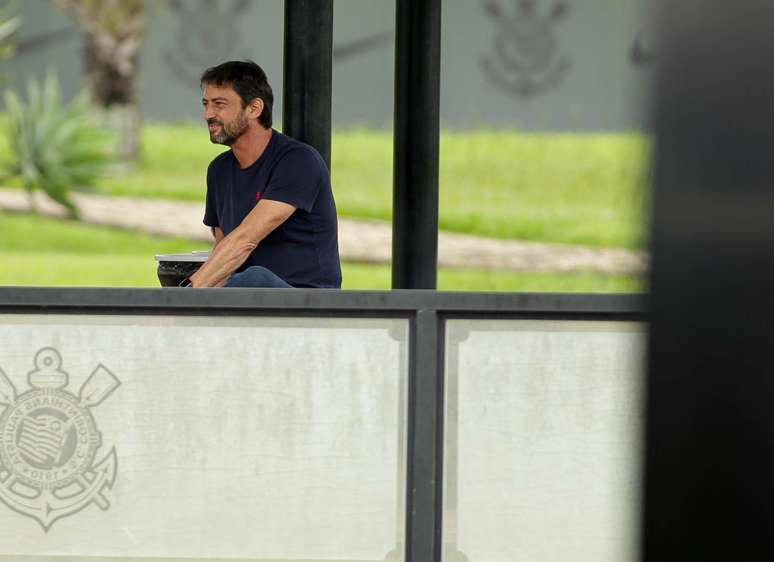 Em meio à protestos no CT, presidente do Corinthians faz viagem 