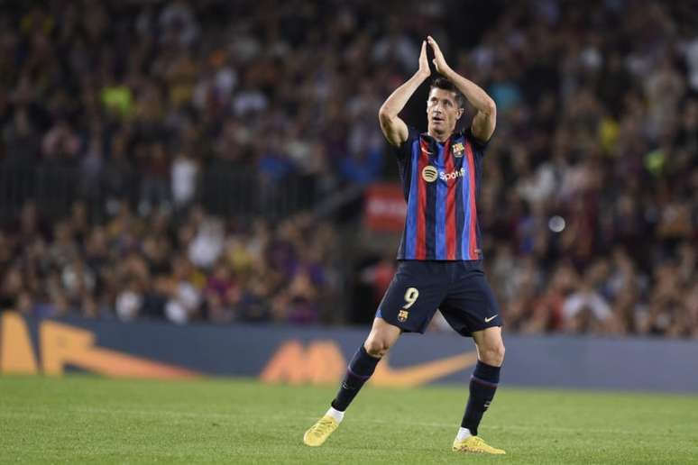 Lewandowski deve assinar com Barcelona por 3 temporadas, diz TV