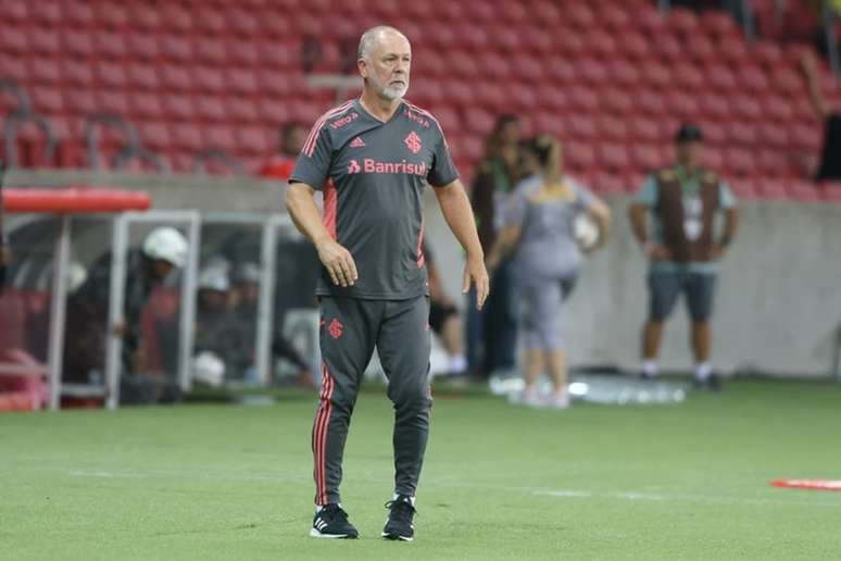 Mano Menezes está com o time pronto para a semi do Gauchão (Foto: Divulgação / Internacional)