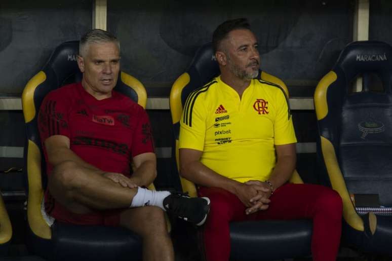 Flamengo faz pedido ao STJD e tenta converter pena de Vítor Pereira em multa