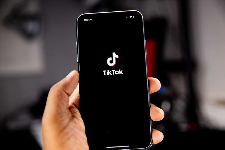 TikTok enfrenta sanções na Itália por não proteger adequadamente menores de idade