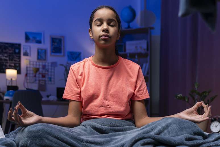 Medita&ccedil;&atilde;o relaxa o corpo e auxilia nos problemas com ins&ocirc;nia 