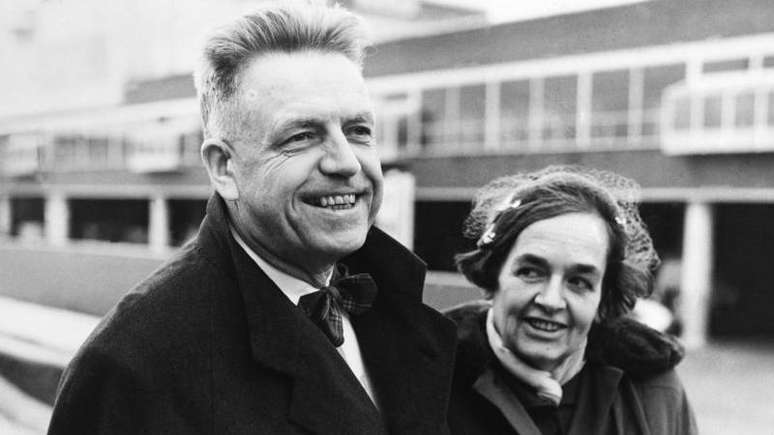 Alfred Kinsey (1894-1956) e sua esposa Clara, no final da década de 1940.