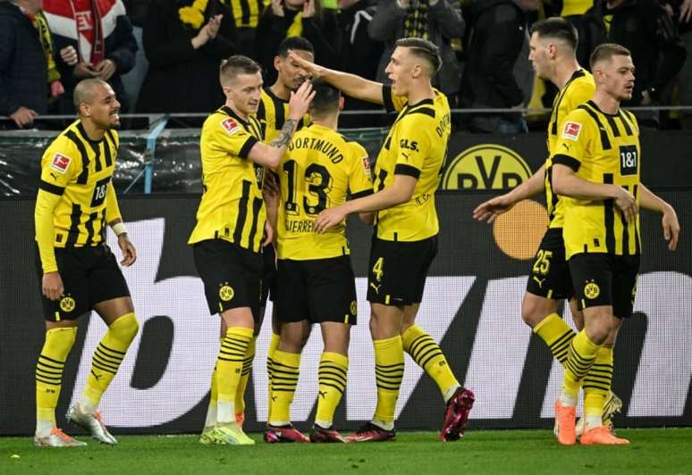 Dortmund não encontrou dificuldades para vencer o Colônia (INA FASSBENDER / AFP)