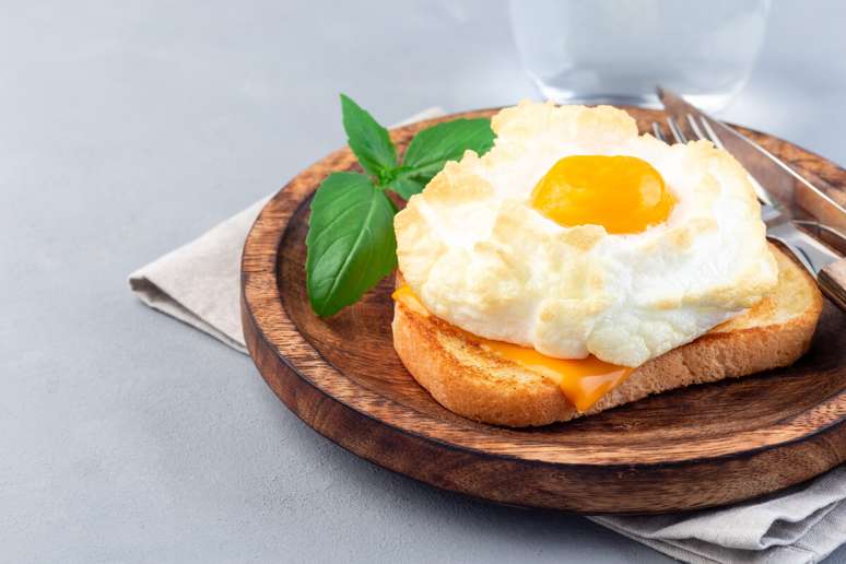 breakfast special - cloud egg