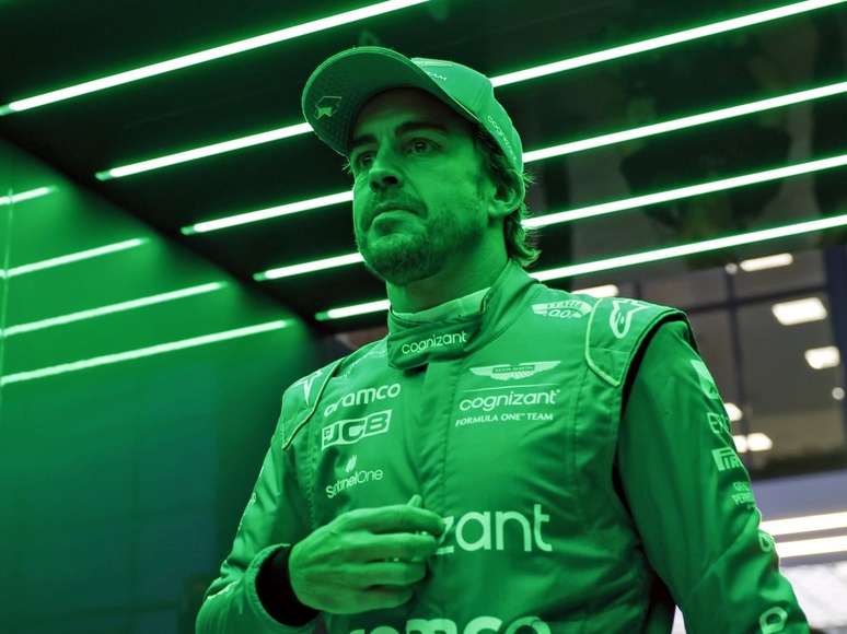 Fernando Alonso chegou em terceiro, mas perdeu o troféu. Por detalhes...