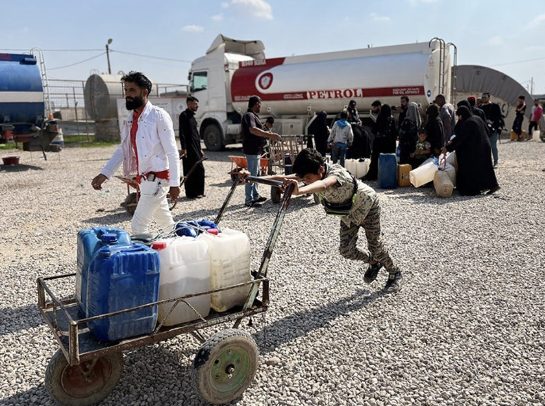 Distribuição de combustível em Mosul