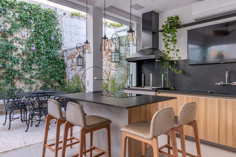 Sabrina Salles design.