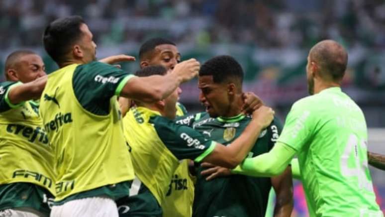 Elenco do Palmeiras celebra gol da classificação à final do Paulista (Foto: Cesar Greco/Palmeiras/by Canon)