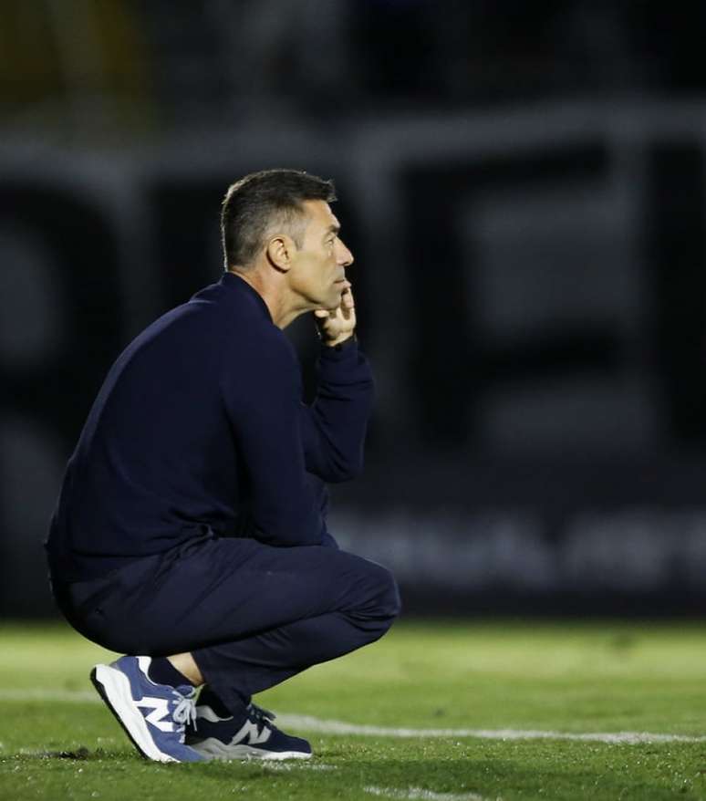 Pedro Caixinha regrets RB Bragantino elimination but protects goalkeeper Cleiton after bust