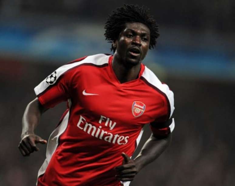 Adebayor atuou pelo Arsenal por três anos (Foto: JAVIER SORIANO / AFP)