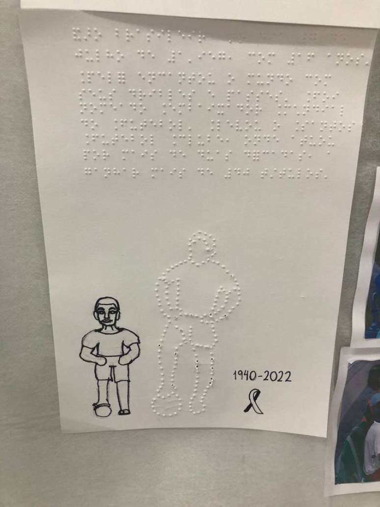 Biografia de Pel&eacute; foi traduzida para a linguagem em braille.