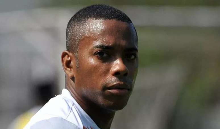 Robinho pode cumprir pena no Brasil (Foto: DIVULGAÇÃO / SANTOS)