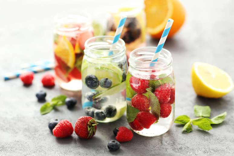 Água aromatizada pode substituir o refrigerante