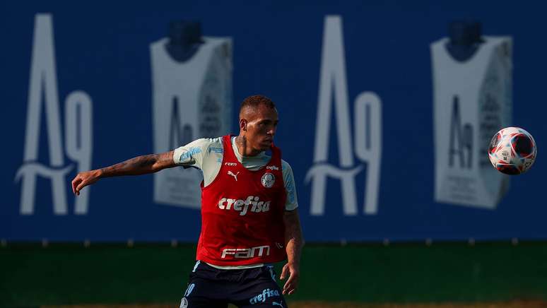 Breno Lopes comemora classificação do Palmeiras para final do Paulista e avalia Água Santa