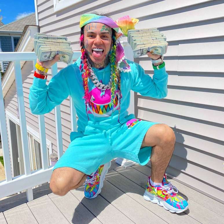 Rapper Tekashi 6ix9ine ‘stuck’ at home after attack at gym in Florida