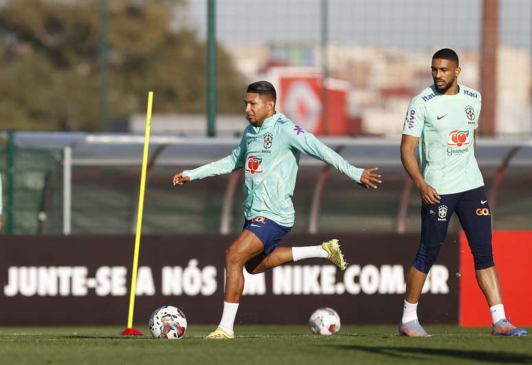 Vídeo: jogador do Cruzeiro marca golaço em treino > No Ataque