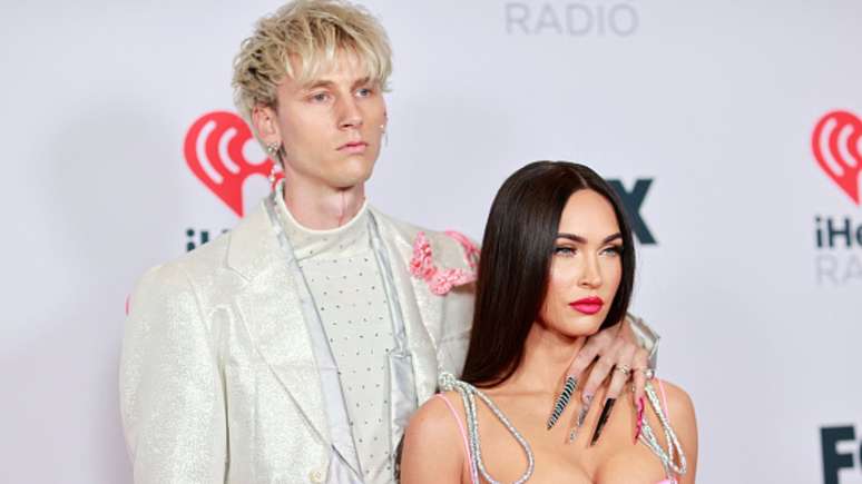 Megan Fox e Machine Gun Kelly estão 'dando um tempo' no noivado, diz site