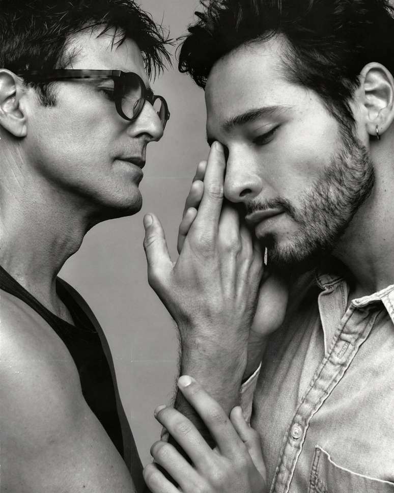 Giane e Bruno em cena: espetáculo tem conflitos geracionais entre homens gays