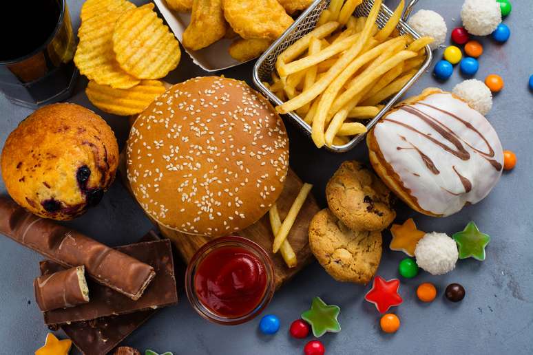 Fast-food tem o mesmo impacto que a hepatite no fígado - Jornal O