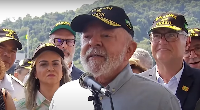 O presidente Lula (PT) durante visita ao Complexo Naval de Itaguaí, no Rio de Janeiro 