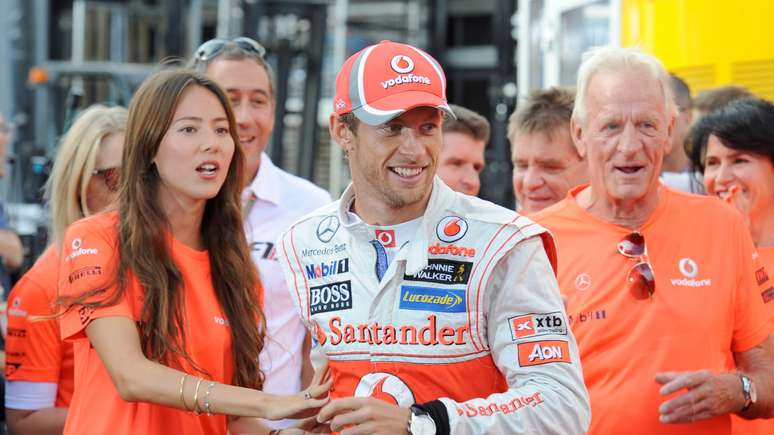 Jessica Michibata conheceu o piloto Jenson Button em 2008