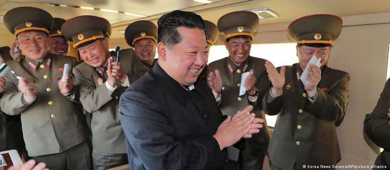 Líder norte-coreano, Kim Jong-un, é presença constante em testes de armas