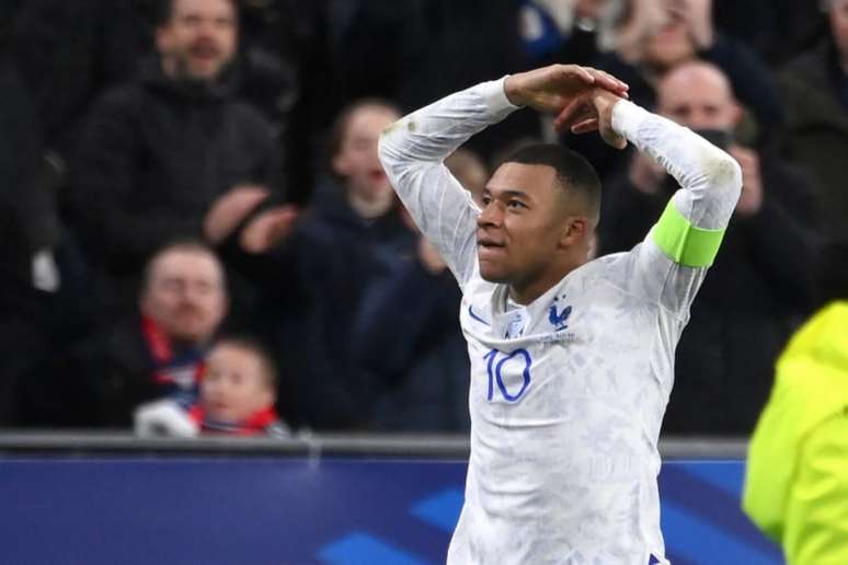 Mbappé lidera vitória de 4 a 0 sobre a Holanda nas Eliminatórias da Euro 2024(FRANCK FIFE / AFP)