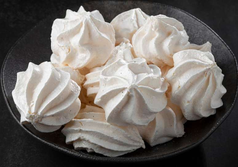 How to make homemade meringue?  Check out this recipe and never go wrong again