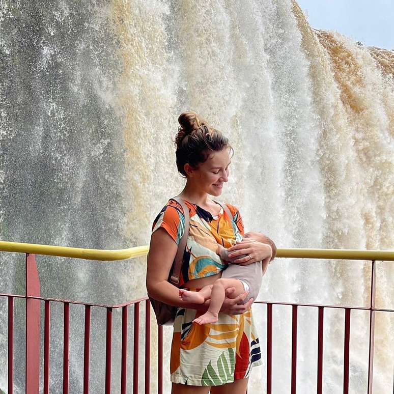 Anastasia afirma que natureza, clima e frutas brasileiras a atra&iacute;ram