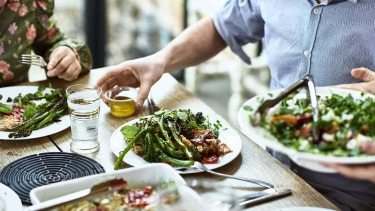 Muitas pessoas dizem estar comendo menos carne, mas n&atilde;o ocorreu redu&ccedil;&atilde;o significativa no consumo geral