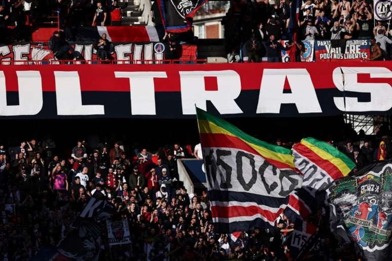 Ultras do PSG pediram encontro com Nasser Al-Khelaifi (ANNE-CHRISTINE POUJOULAT / AFP)