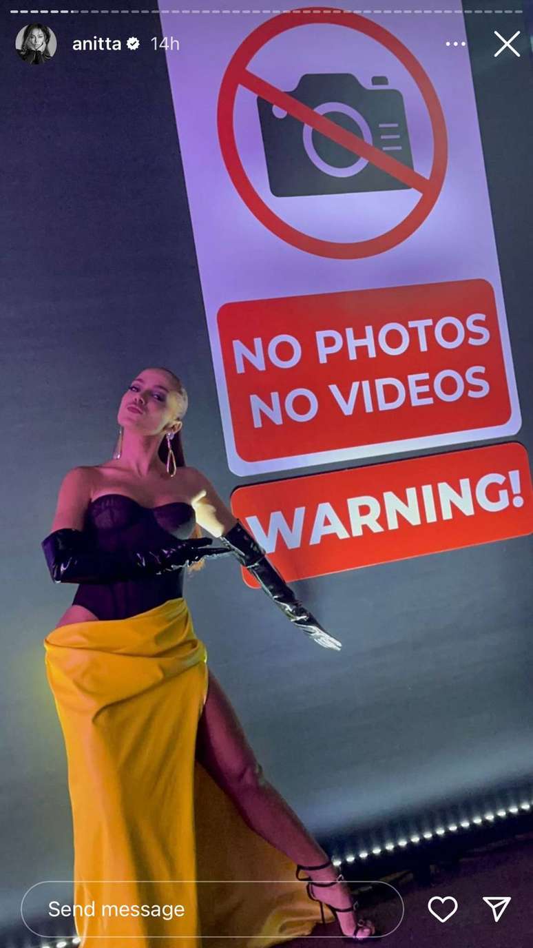 Anitta throws a party to celebrate her 30th birthday