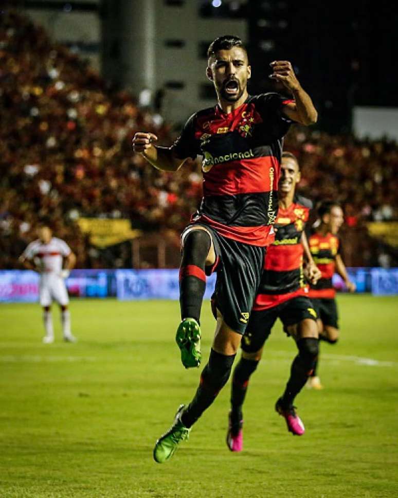 Autor do primeiro gol, Jorginho foi um dos destaques na vitória do Leão (Foto: Divulgação/Twitter Sport Recife)