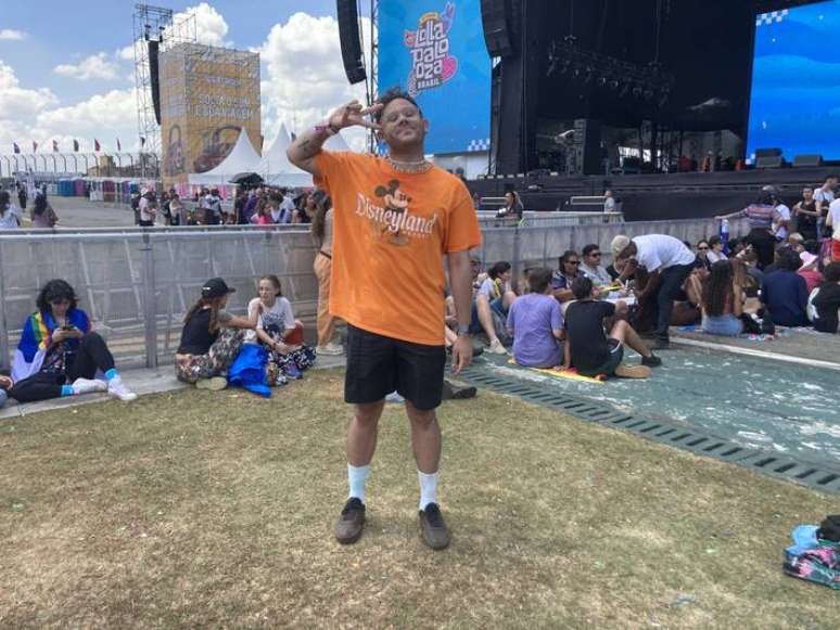 Henrique Fernandes chegou mais cedo ao Lollapalooza para acompanhar o show de Number Teddie