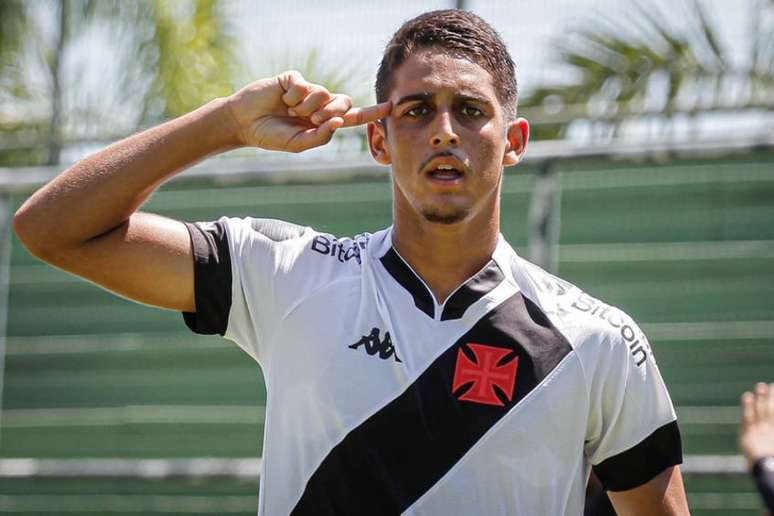 Roger fez o segundo gol do Vasco contra o Nova Iguaçu (Foto: Matheus Lima/VASCO)