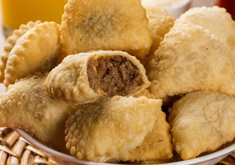 Um bom pastel de carne n&atilde;o pode faltar no circo