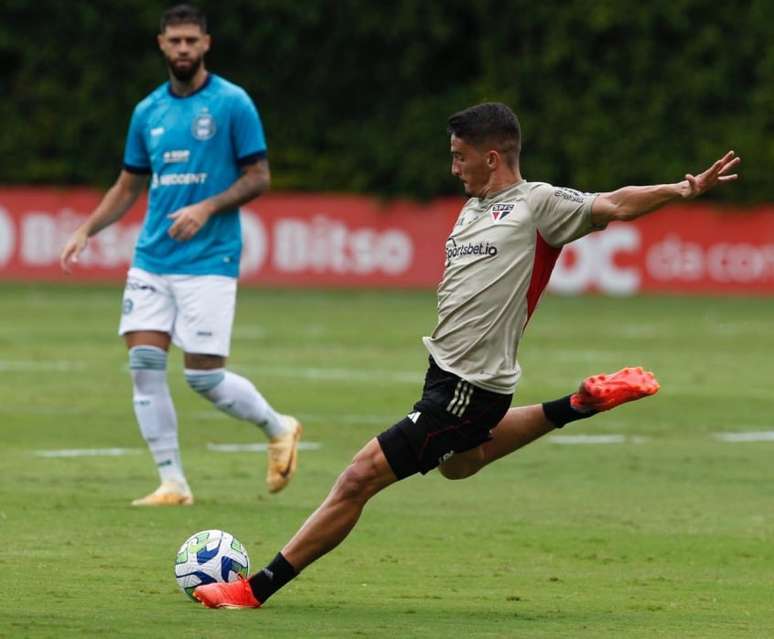 São Paulo enfrenta o Coritiba em jogo-treino pensando em preparação para Copa Sul-Americana