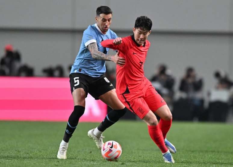 Uruguai para na trave e fica no empate sem gols com a Coreia do