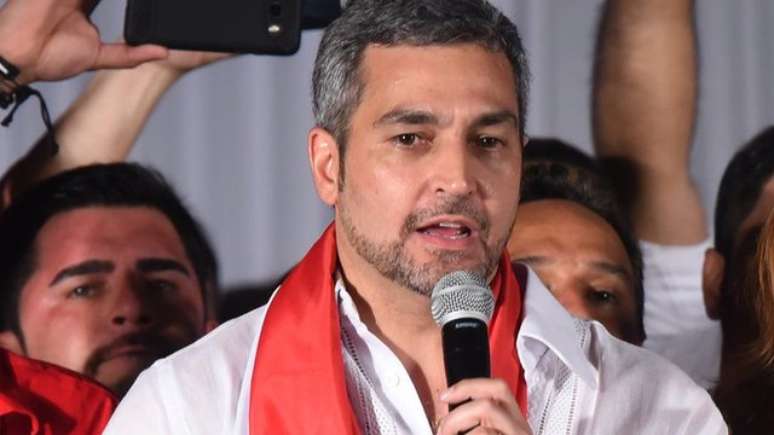 O presidente Mario Abdo Ben&iacute;tez &eacute; mais um governante do Partido Colorado, que domina a pol&iacute;tica paraguaia h&aacute; d&eacute;cadas