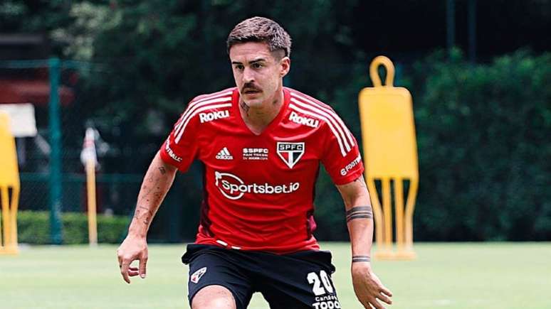 Após 'sumir' dos treinos do São Paulo por lesão, Gabriel Neves treina normalmente