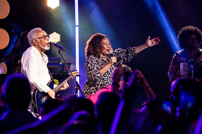 Gilberto Gil (esq.) e Maragareth Menezes em show no TIM Noites Cariocas, no Rio (Gabi Netto &ndash; 24.mar.2023/Divulga&ccedil;&atilde;o)