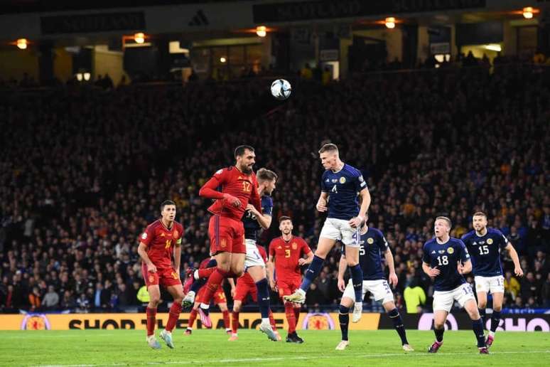 Espanha é derrotada pela Escócia em Glasgow (Foto: ANDY BUCHANAN / AFP)