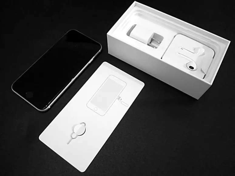 Justiça mantém decisão de suspender vendas de iPhone sem carregador