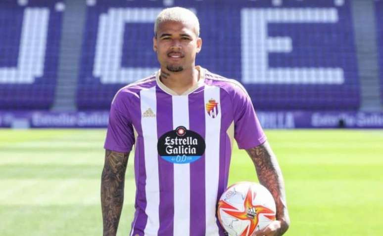 Jornalista afirma que atacante do futebol espanhol foi oferecido ao Grêmio