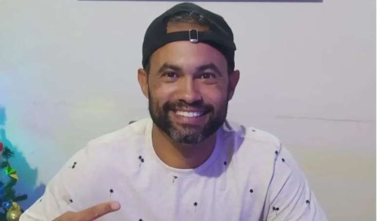 Goalkeeper Bruno becomes a sports coach for high-level athletes.  Understand!