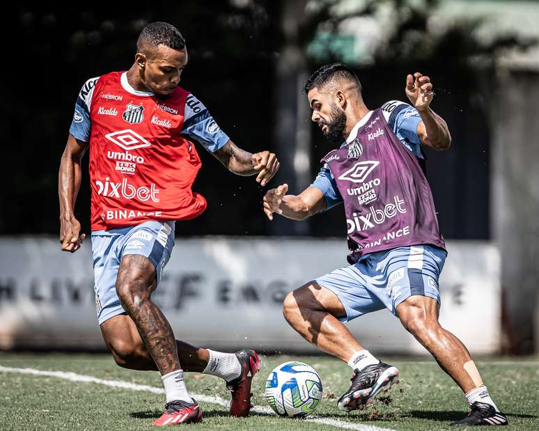 Santos carries out a physical and technical preparation with an eye on the debut of the South American